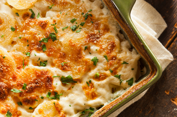 Creamiest Cheesy Potatoes au Gratin